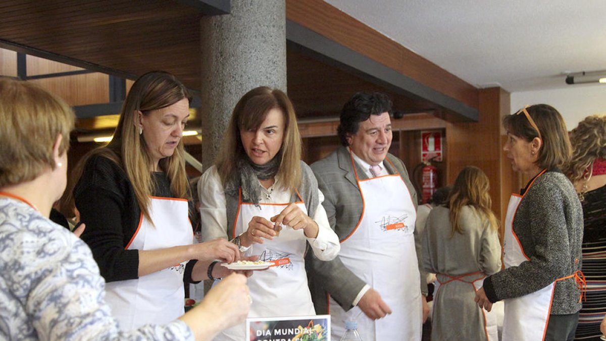 Xerrada i taller amb receptes fàcils i nutritives per a persones que pateixen càncer