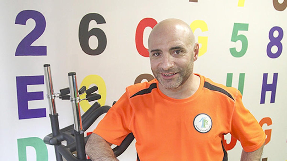 “Els nens saben més com va un ordinador que el seu cos”