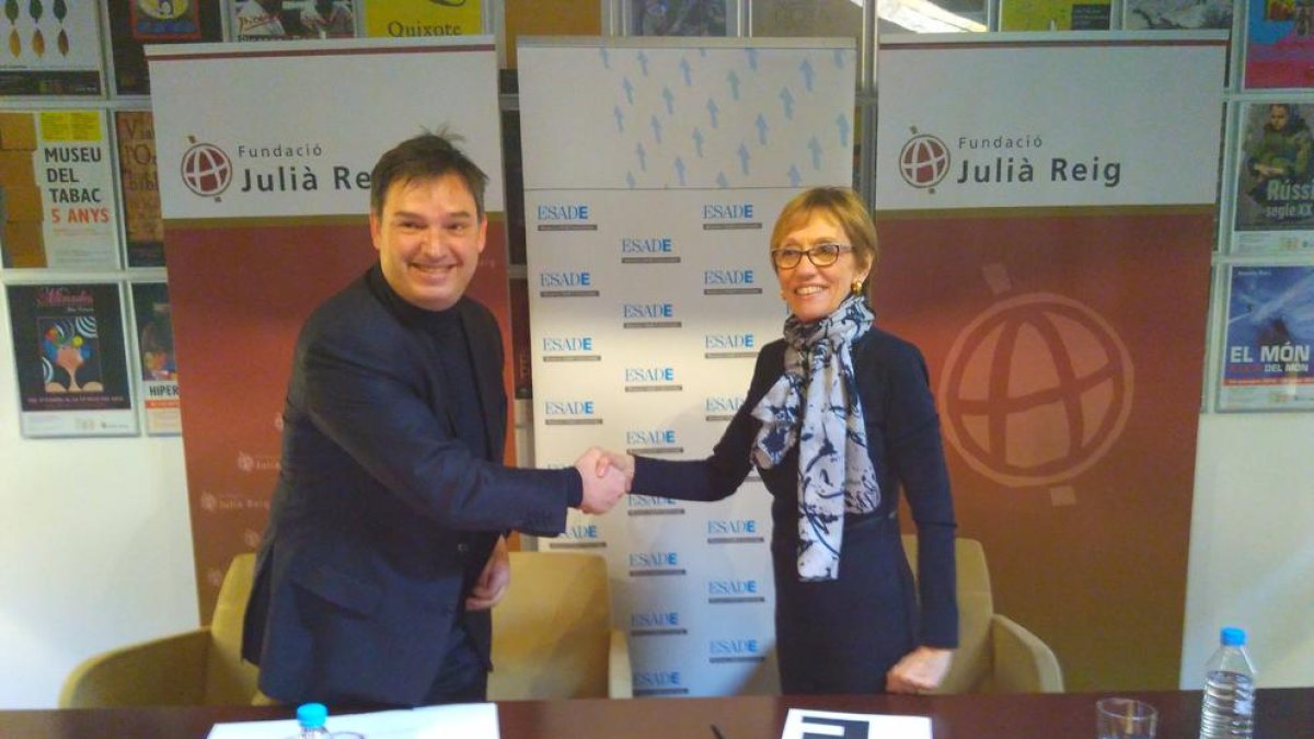 La Fundació Julià Reig i Esade renoven l'acord per becar estudiants del país amb talent