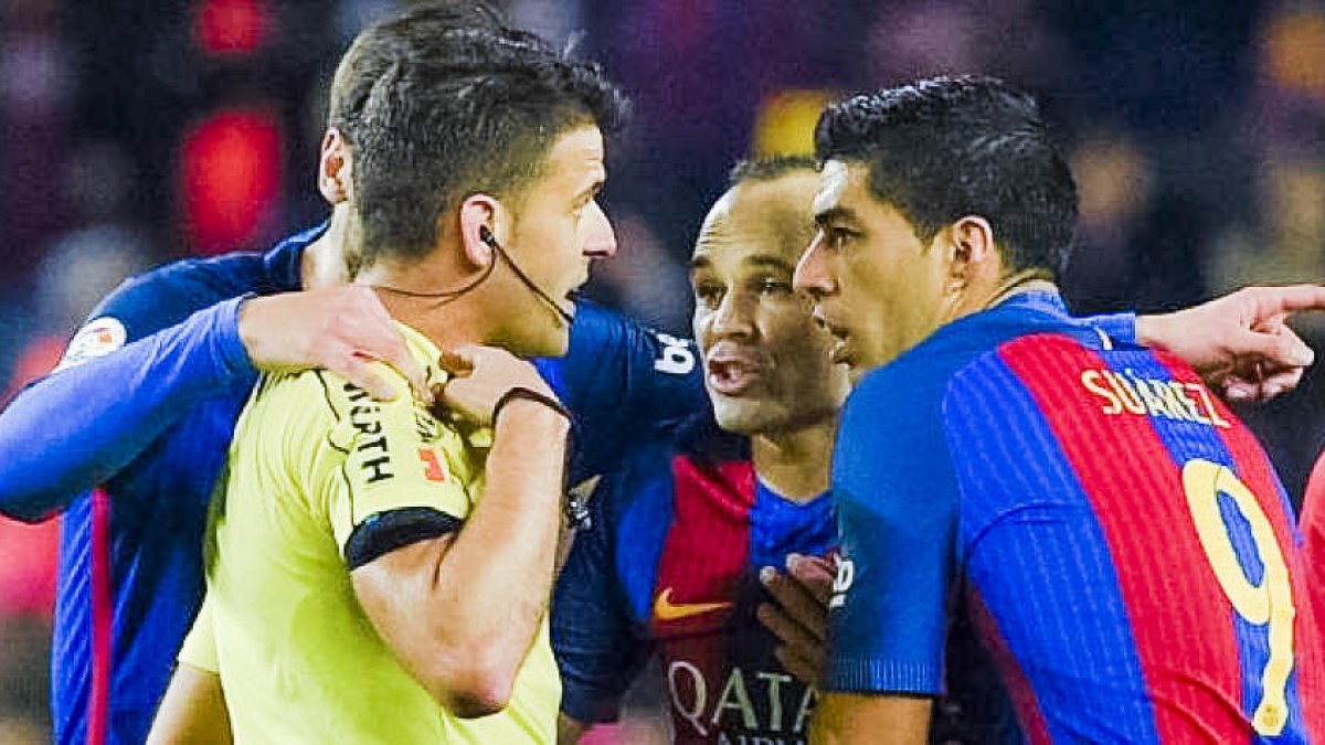 El Barça al·legarà per l'expulsió a Suárez