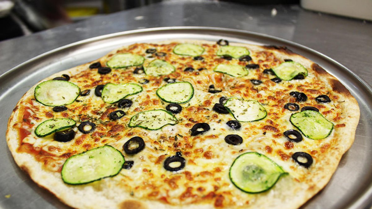 Pizza d'olives i carbassó