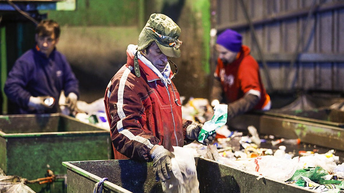 El nombre d'aturats baixa un 28,4% al gener respecte del 2016