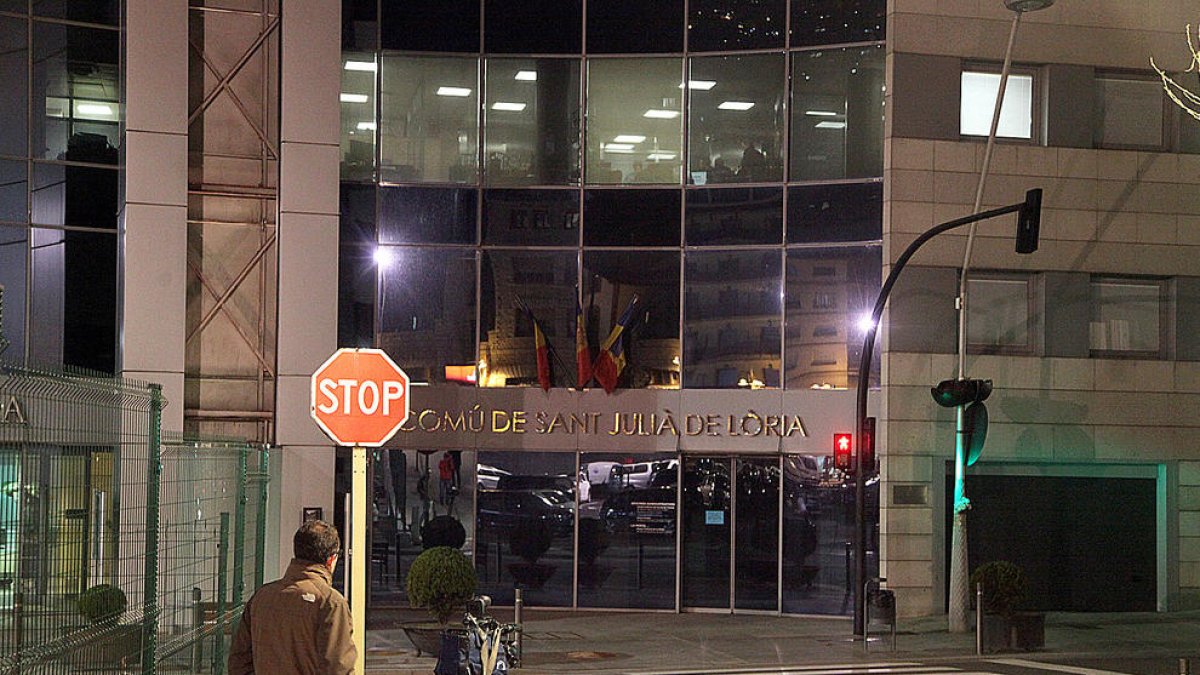 Investigació per 70.000 euros de les targetes