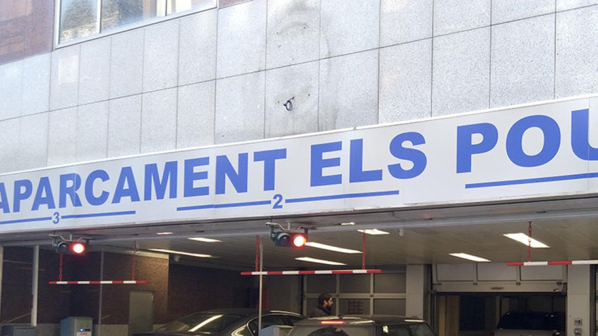 El pàrquing dels Pouets obre portes només als usuaris amb abonament
