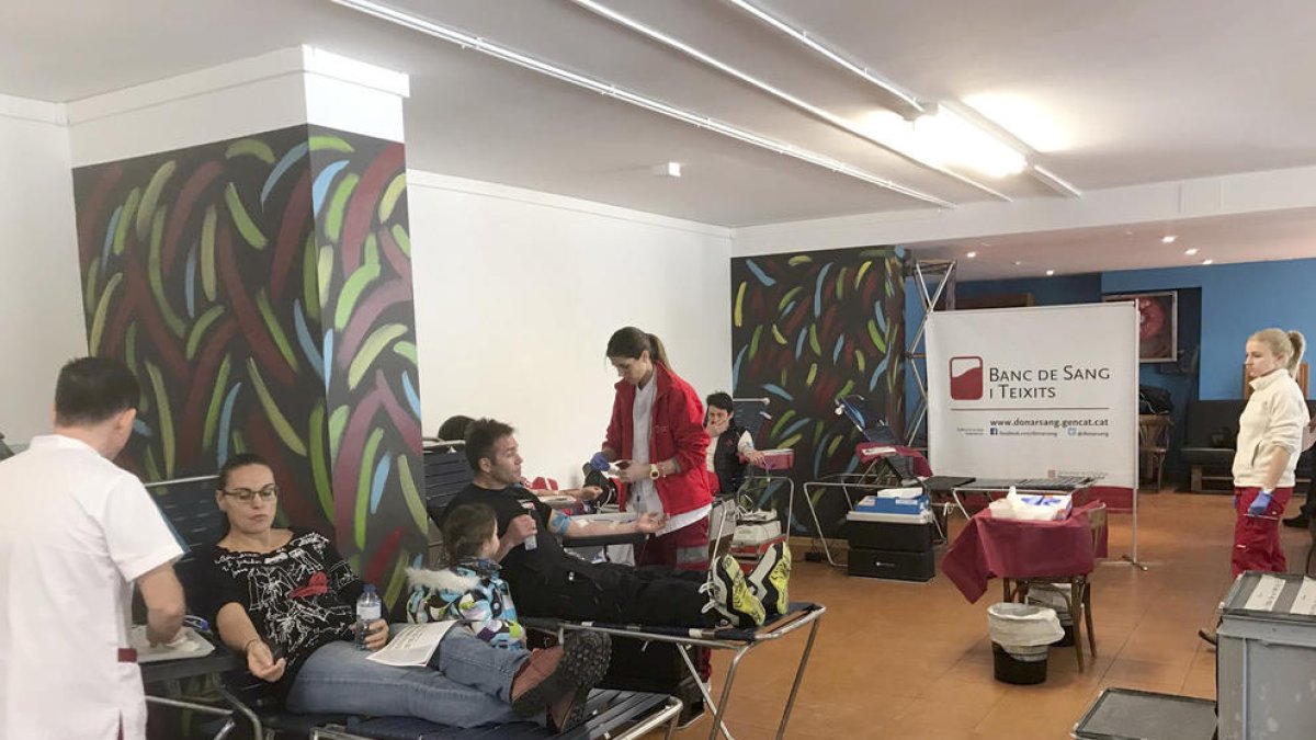 Esquiadors solidaris amb la donació de sang
