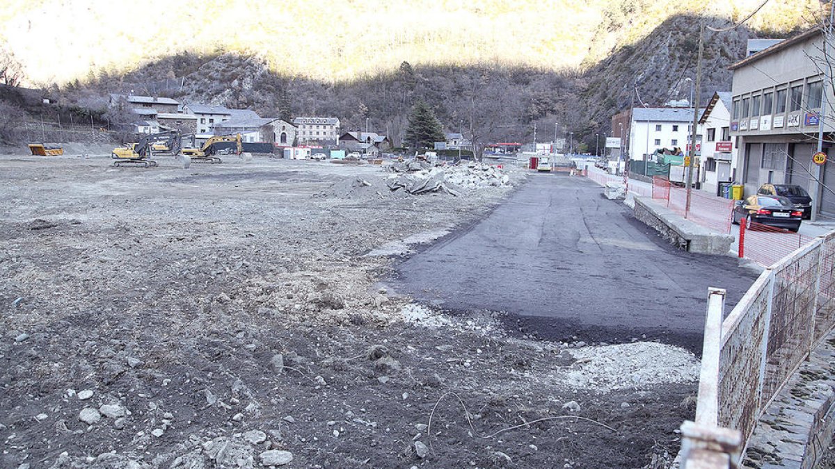 L'estadi d'AIXOVALl, a punt de ser  camp de cultiu