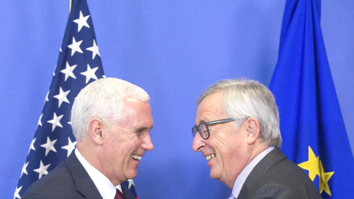 Pence referma el compromís amb la UE però exigeix més despesa militar