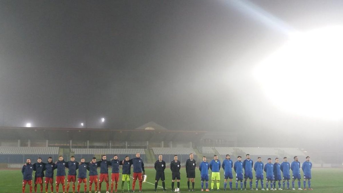 Moments abans de começar el partit San Marino - Andorra