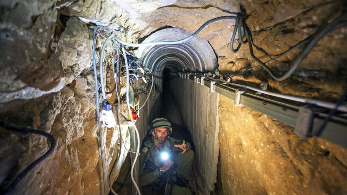 Tres palestins moren en un túnel per fer contraban
