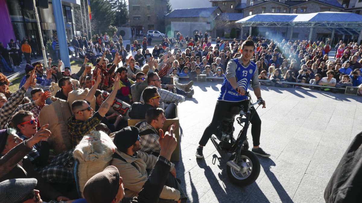 Diamants, targetes 'black' i BPa al judici dels contrabandistes