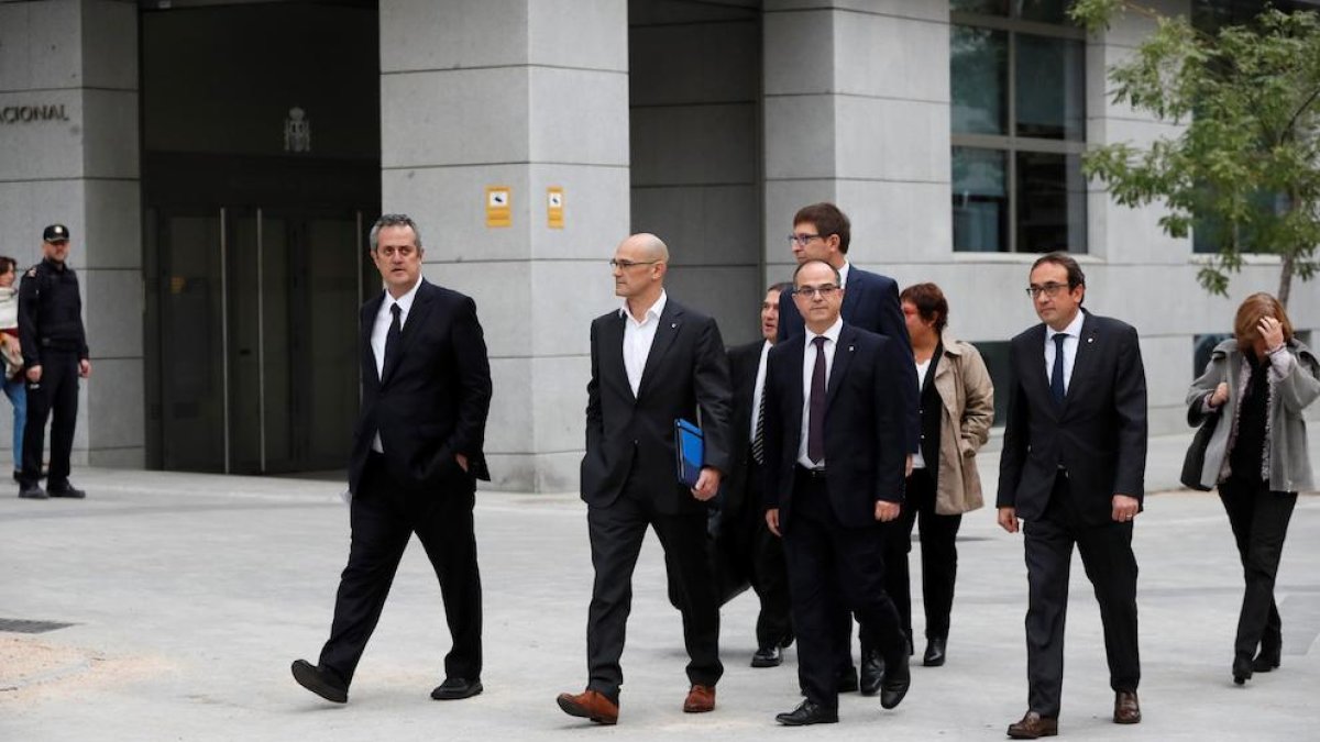 El fiscal demana presó sense fiança per als 8 consellers cessats, però no per a Santi Vila
