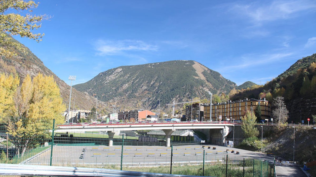 El comú obre l'aparcament de Prada de Moles amb 140 places i zona per a abonats