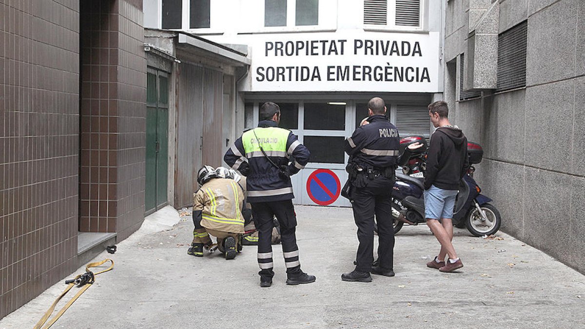 Una cassola al foc obliga els bombers a intervenir