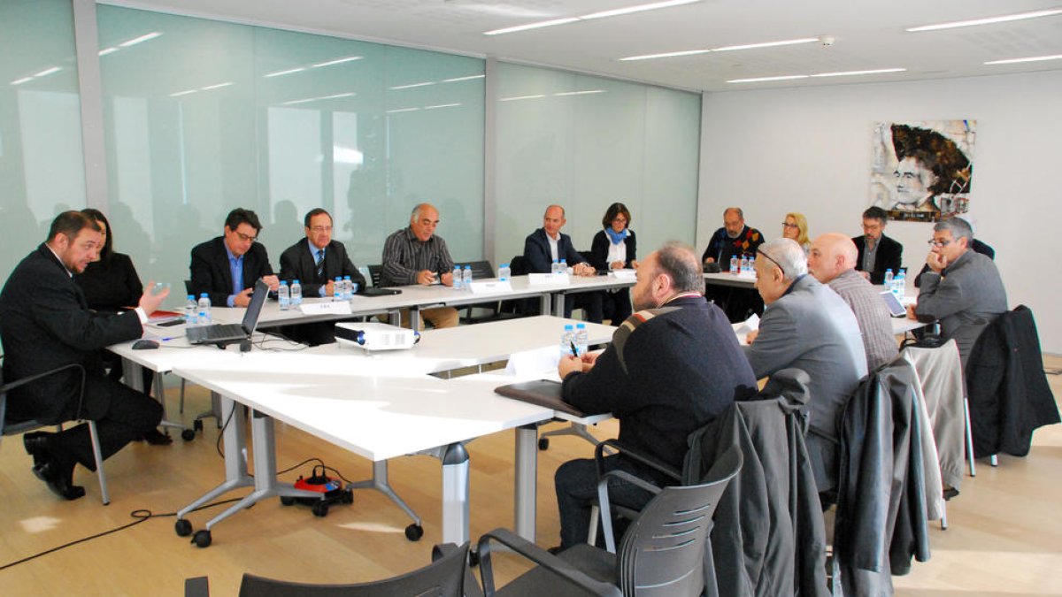 Set col·lectius fan aportacions per a la modificació del Codi de Relacions Laborals