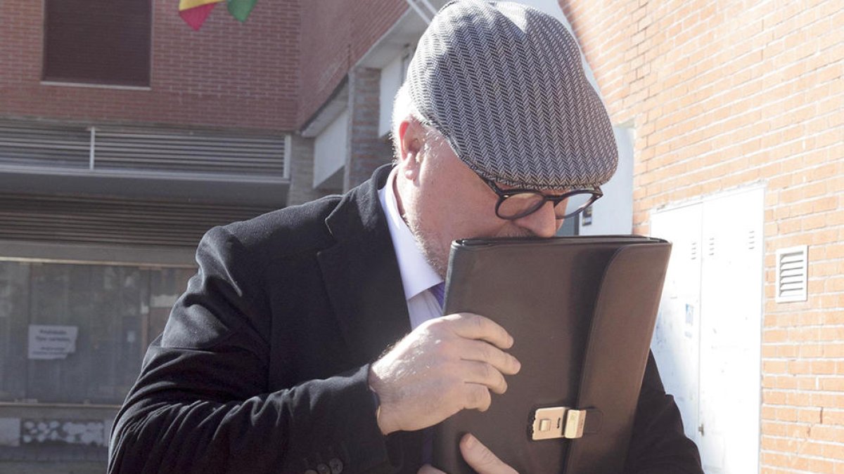 Detingut el comissari Villarejo per suborn i blanqueig