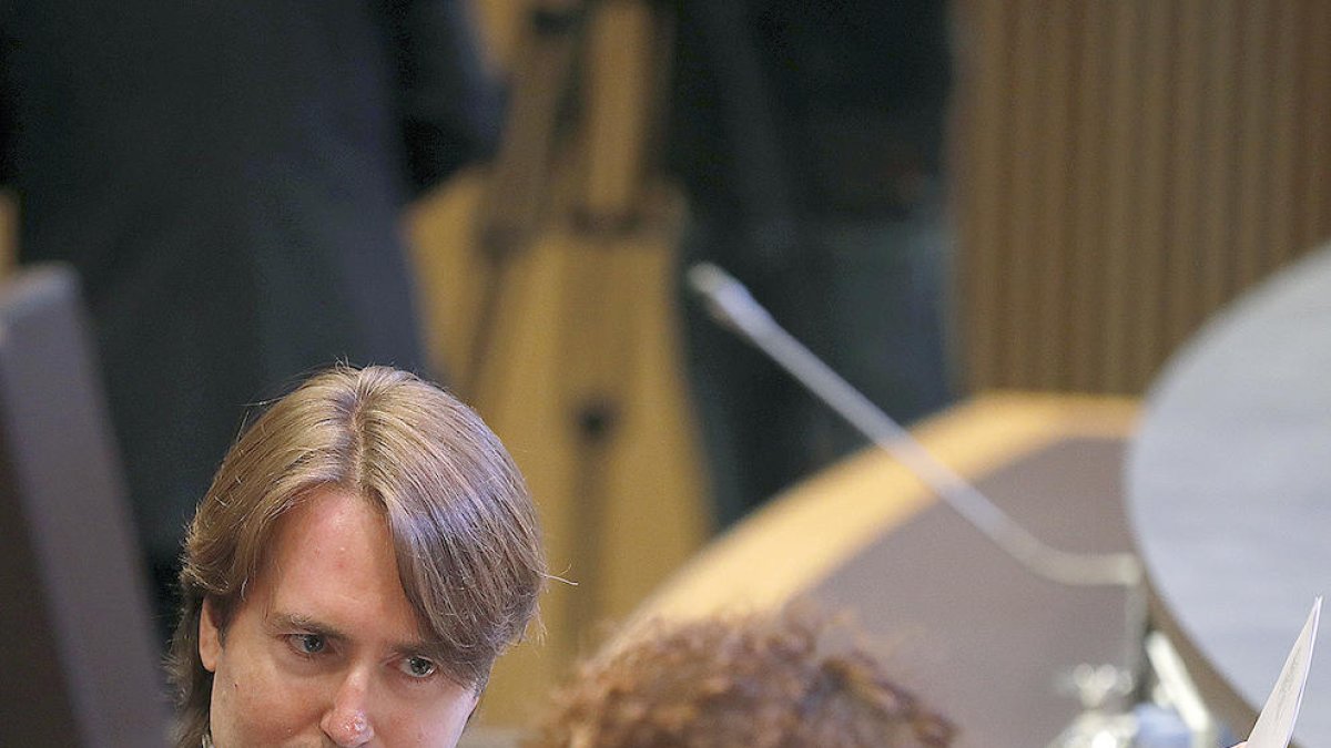 Liberals alerta del “descontrol” en el dèficit