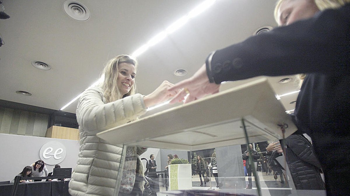Meses electorals obertes a ciutadans voluntaris