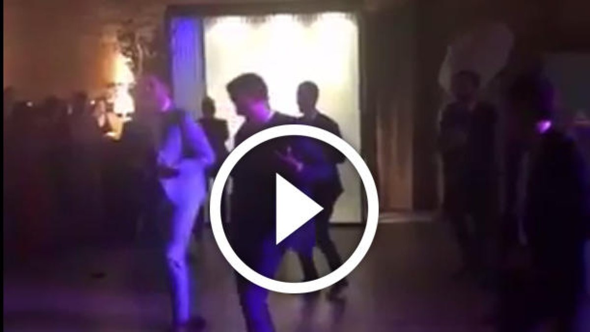 Guille Colom demostra les seves habilitats com a ballador el dia del casament