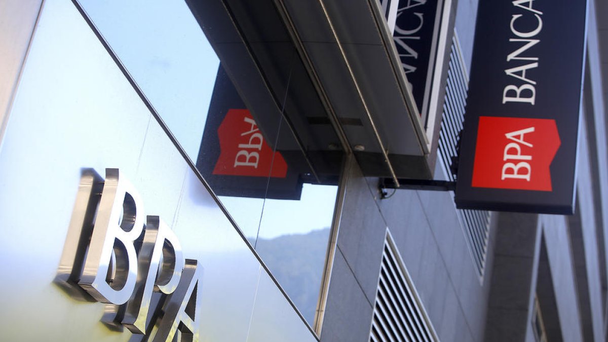 Uns 1.300 clients amb comptes que sumen mil milions d'euros segueixen a BPA