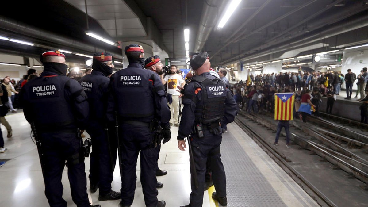 L'aturada fracassa en indústria i comerç però complica la mobilitat