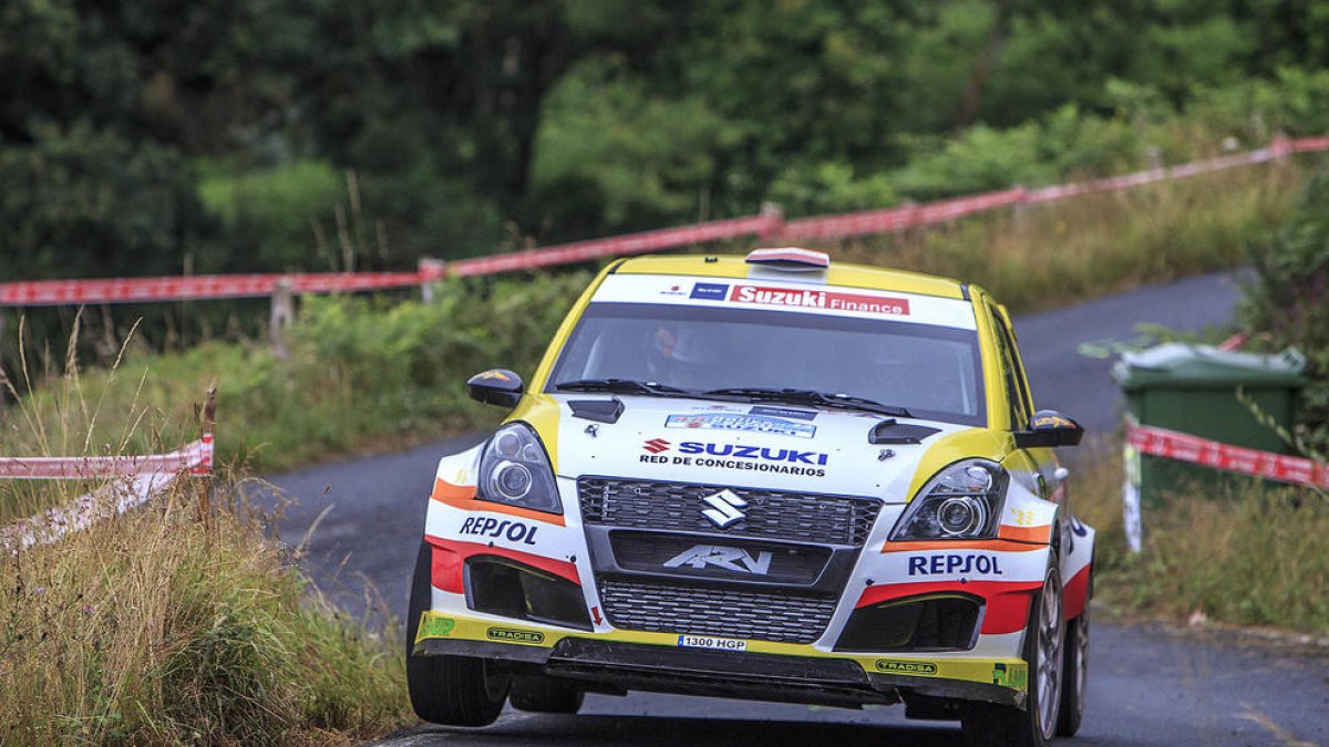 Joan Vinyes puja al més alt del podi del Ral·li del Ferrol