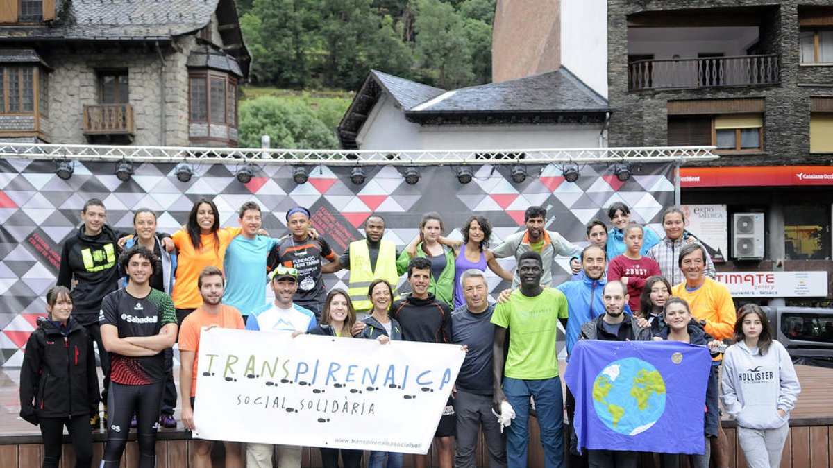 25 joves andorrans del servei tutelar participen en la cinquena Transpirenaica