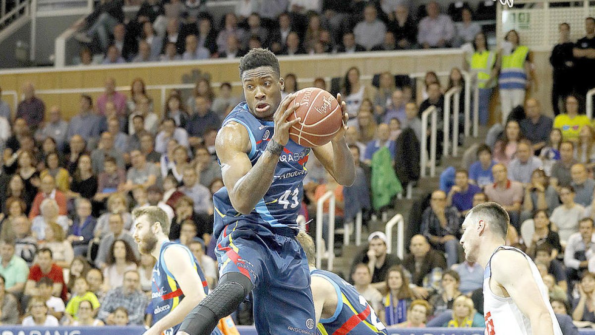 Risc per Antetokounmpo