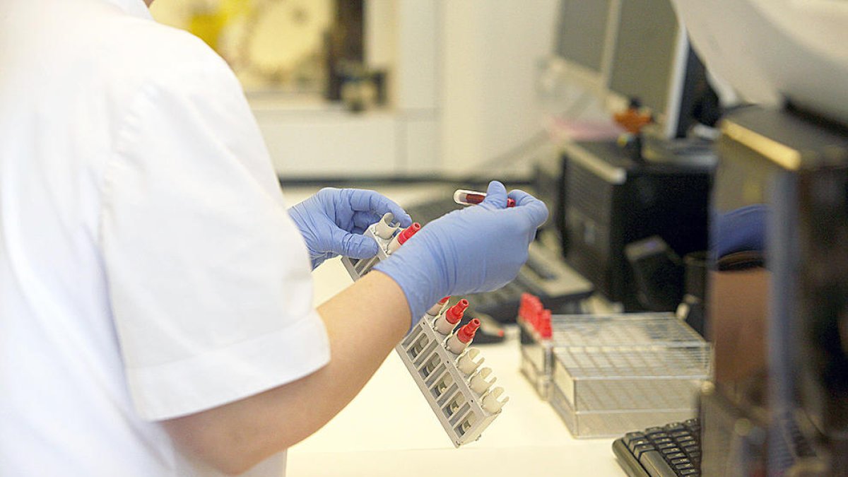 El SAAS fa fixos 198 treballadors temporals i vol reduir les hores extres a la meitat