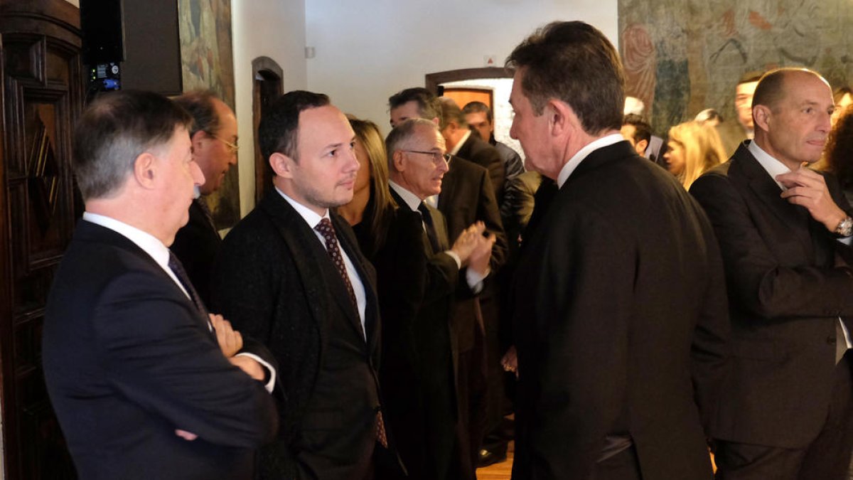 Les eleccions generals podrien celebrar-se a finals del 2018 per distanciar-les de les comunals