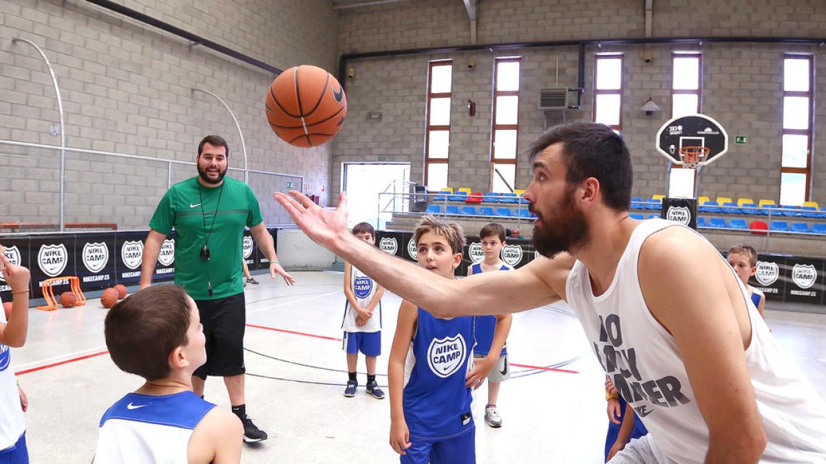 El futur de Pierre Oriola centra la seva visita al Nike Camp