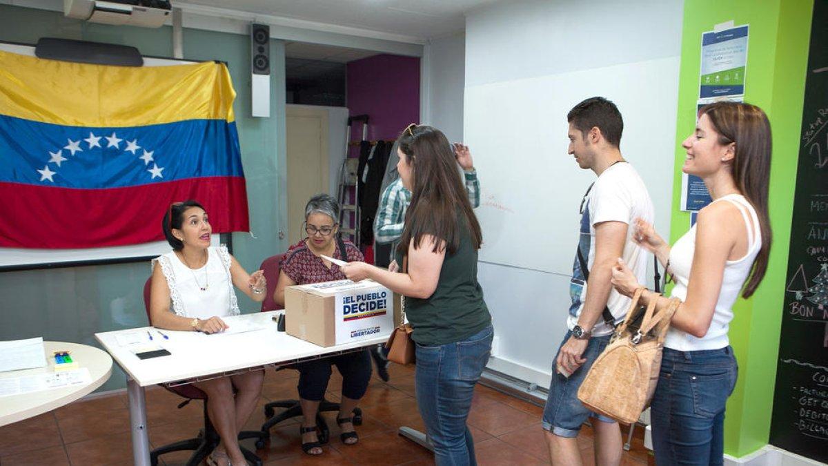 La majoria del residents de Veneçuela diuen 'no' a Maduro
