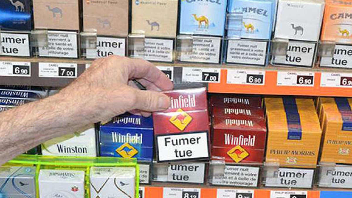 El Senat francès dona llum verd a l'augment a deu euros del preu del paquet de tabac