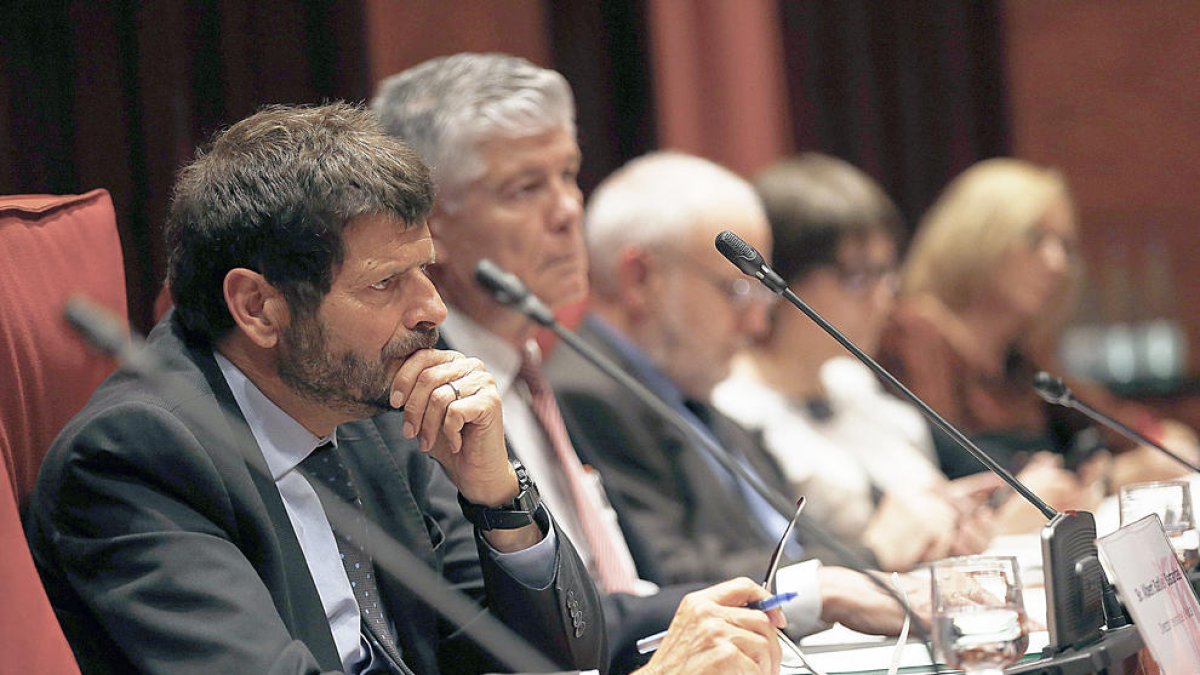 Plega el director dels mossos pels canvis al govern per preparar l'1-O