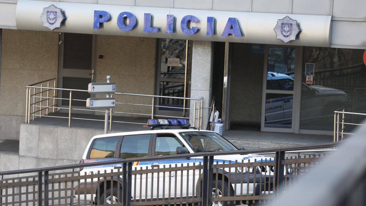 Detingut un resident amb més de cent grams de marihuana