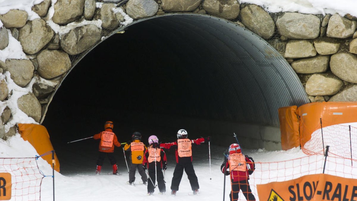Les estacions volen més ajut del Govern a l'esquí escolar