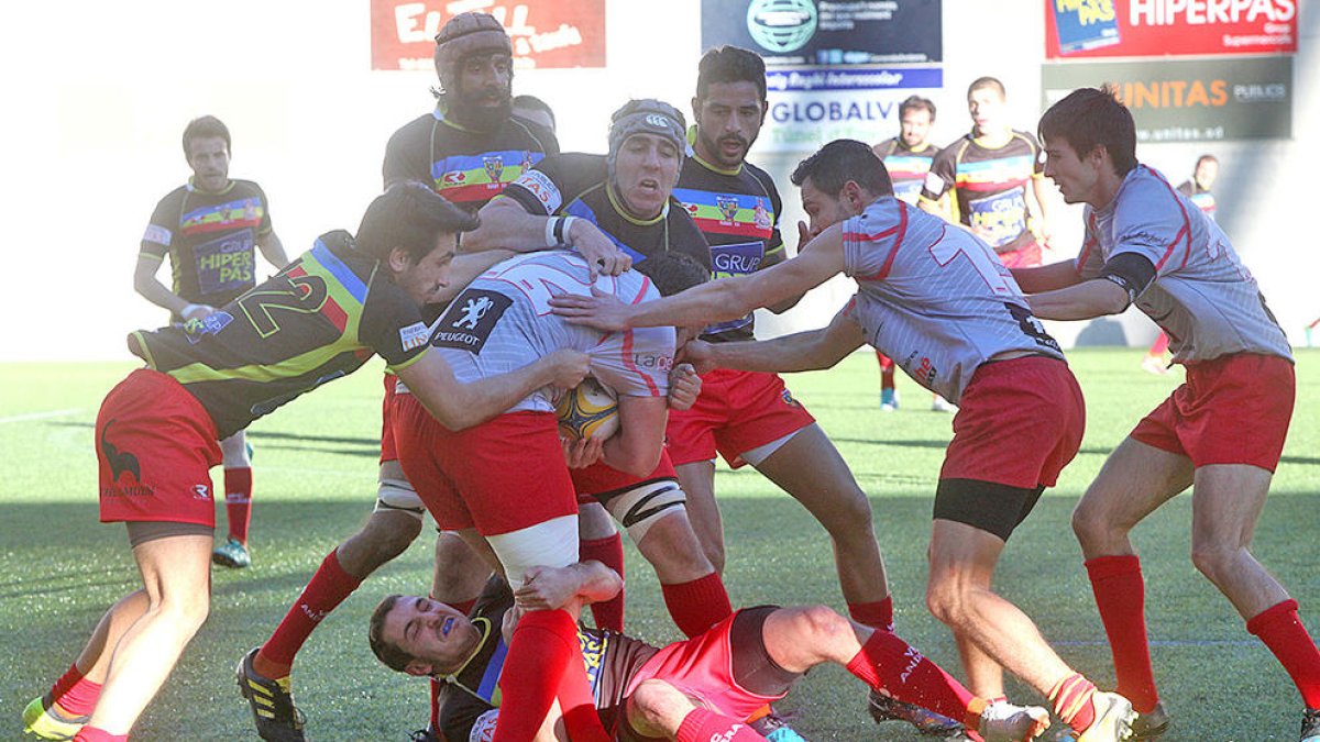 El VPC tanca la mala ratxa amb un triomf contundent (30-8)