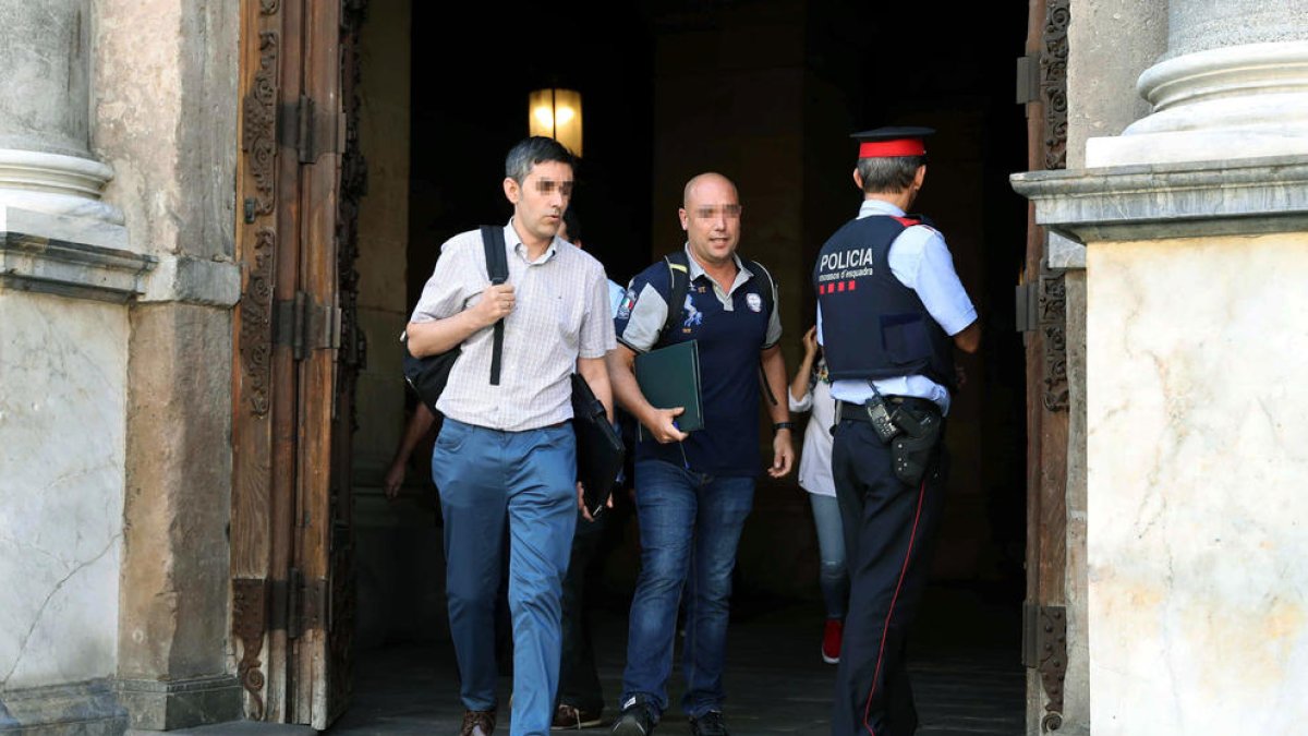 La guàrdia civil s'emporta dades de Gordó del Parlament i la Generalitat