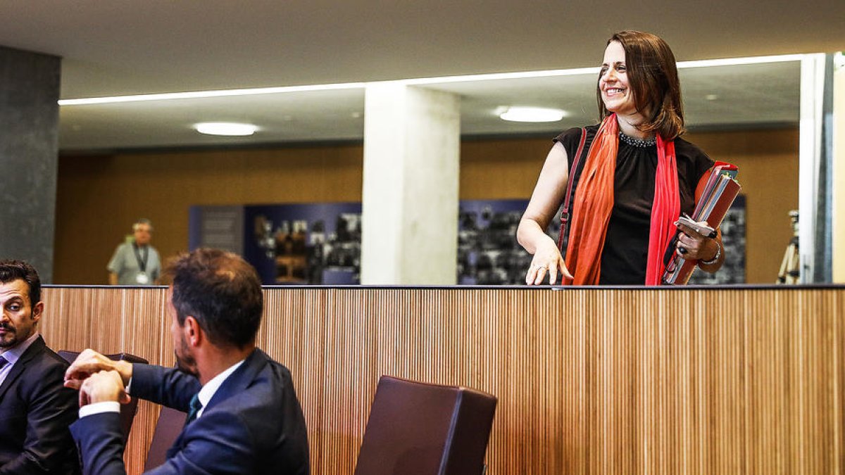 El PS estudia demanar a Descarrega que comparegui per la reforma