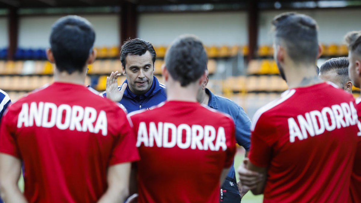 La selecció inicia la preparació per viatjar a Suïssa i les Fèroe