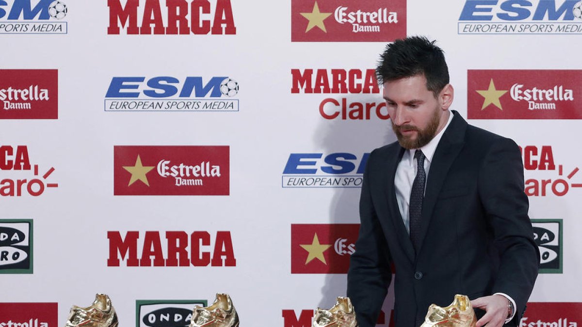 Messi rep la Bota d'Or i no parla de la seva renovació