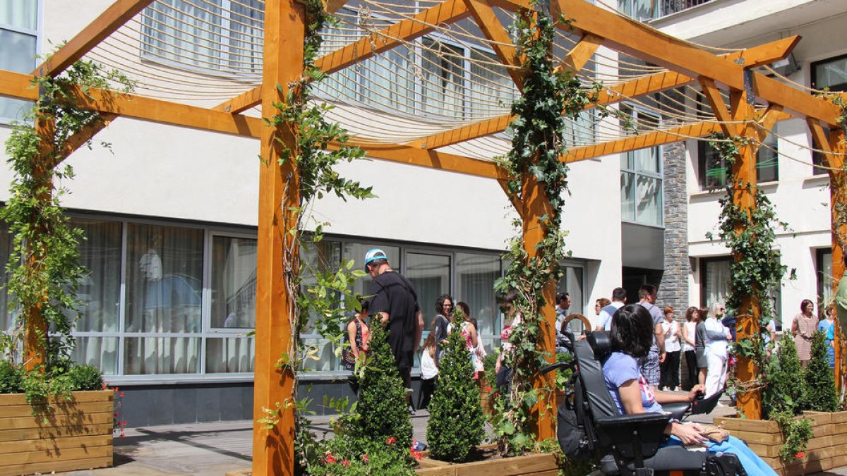 Una pèrgola fruit de la col·laboració