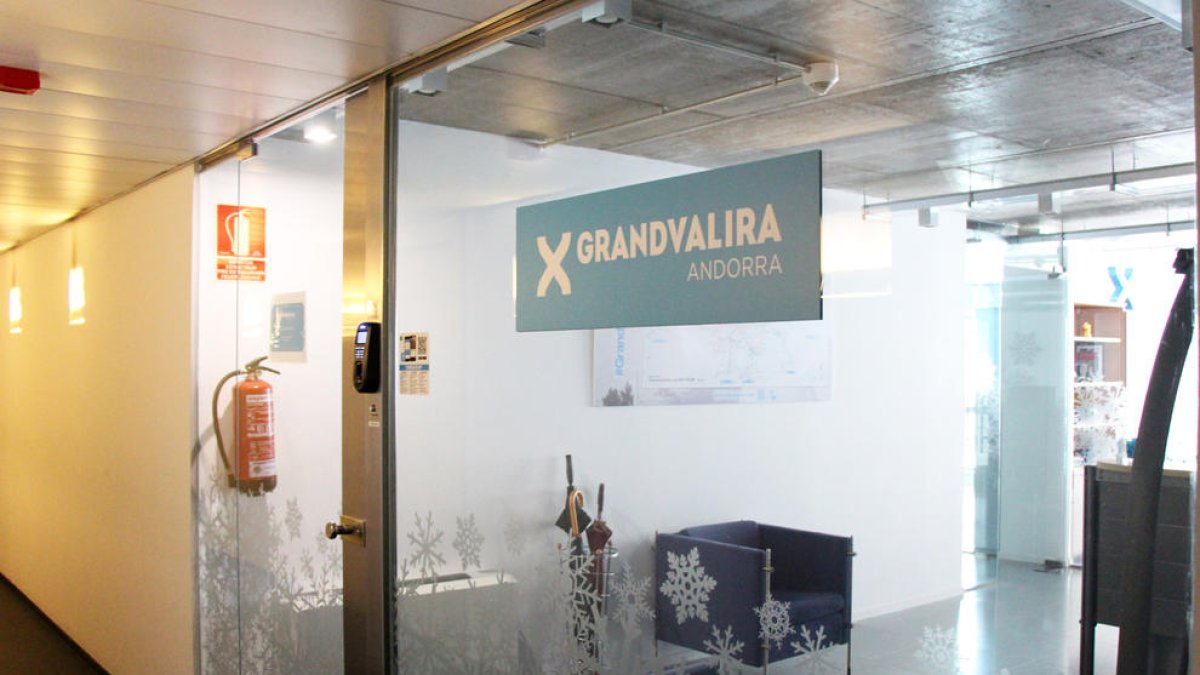 Nevasa aprova un pressupost un 20% inferior que la temporada passada