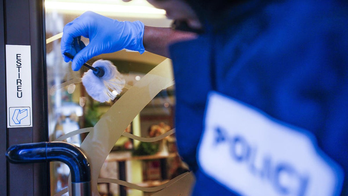 Un furt de tres minuts