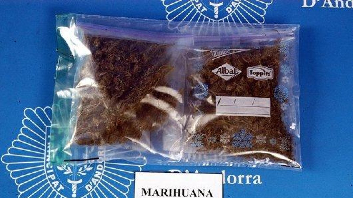 Detingut un home a Escaldes que tenia 52 grams de marihuana a casa seva