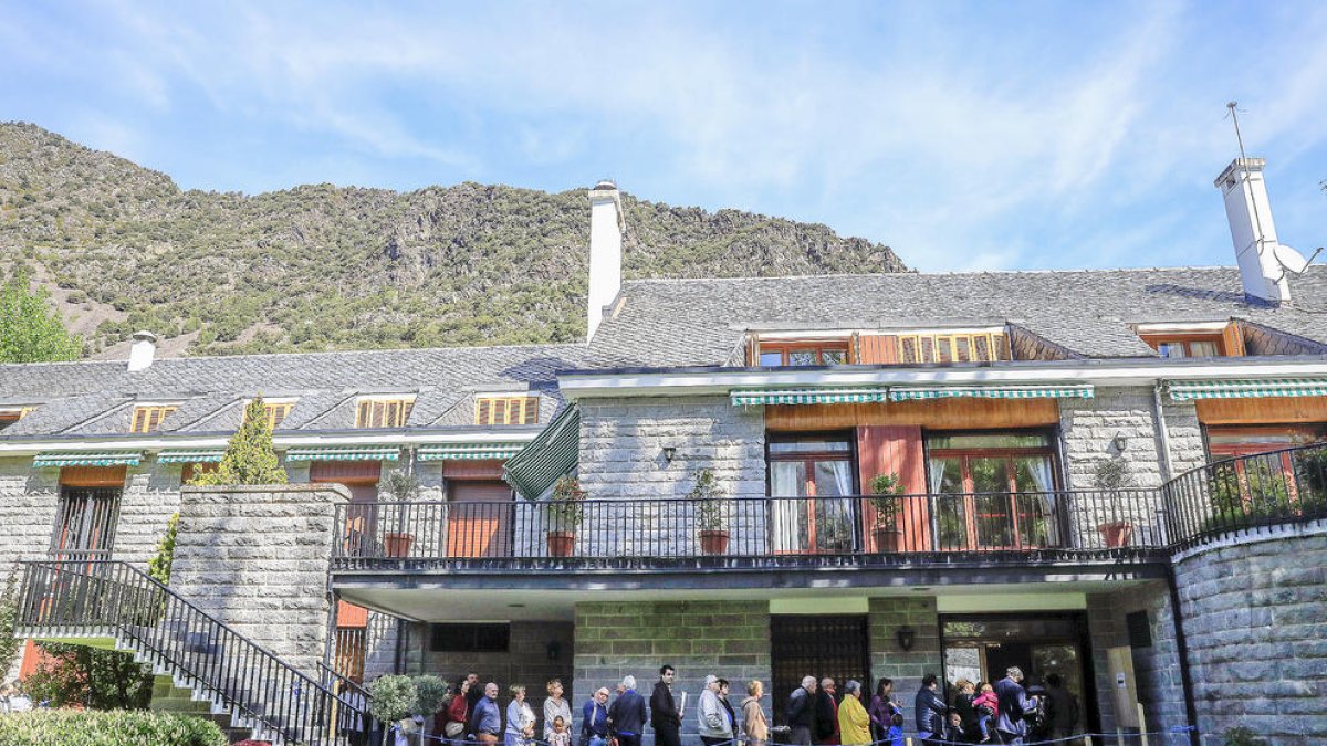 Incertesa sobre les rondes itinerants a un mes de tancar el consolat francès
