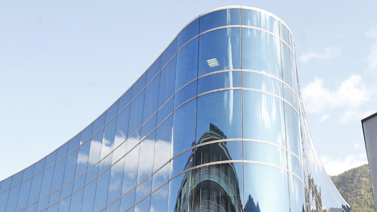 MoraBanc compra la cartera d'assegurances de Vall Banc