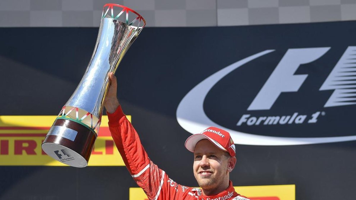 Sebastian Vettel se'n va de vacances ampliant el seu lideratge sobre Hamilton