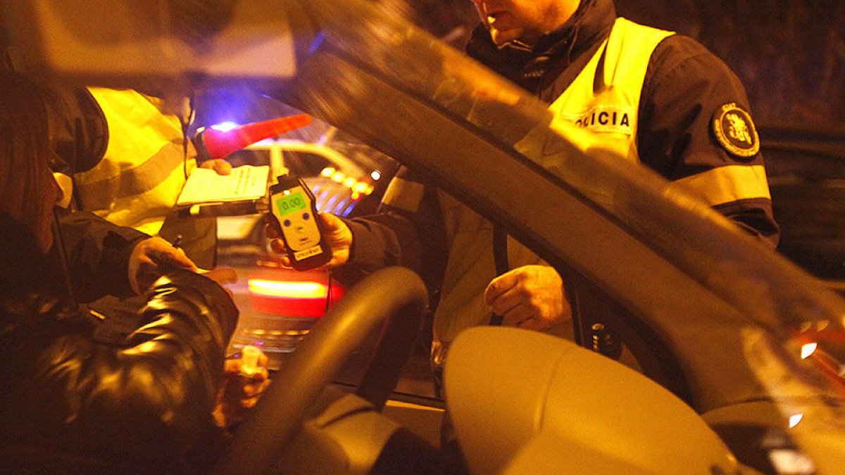 Setze persones controlades per conduir sota els efectes de l'alcohol