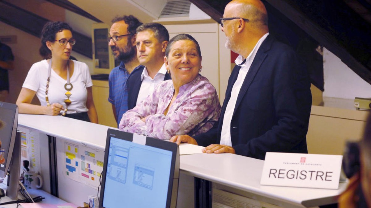 El Tribunal Constitucional suspèn la tramitació exprés del referèndum