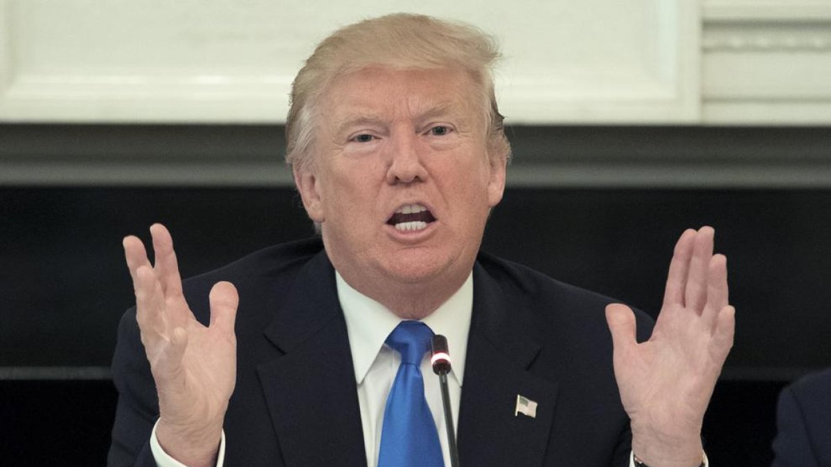 El senat dels EUA aprova la reforma fiscal i Trump té la primera victòria